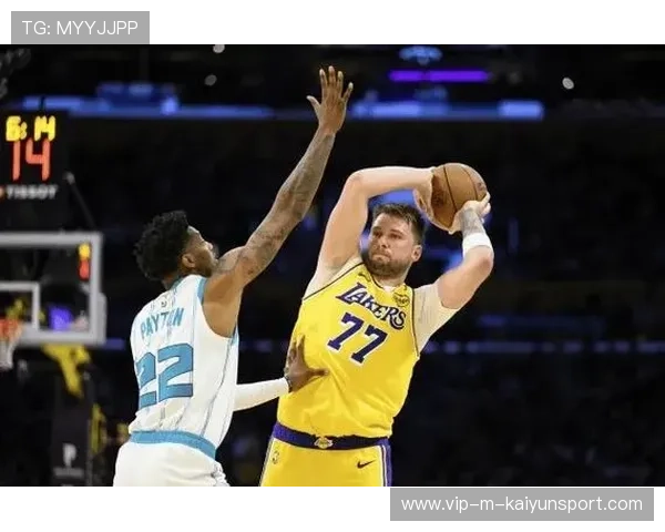 湖人两点进步明显！东契奇要改两错，老詹很开心，两大新援成功臣