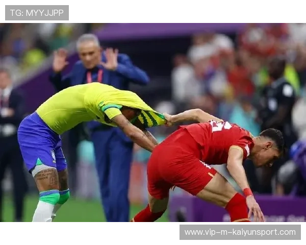 内马尔给残疾儿童授球课，温情画面被无限传阅